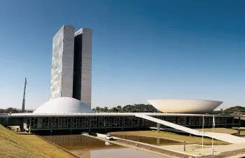 Oito governadores deixam cargos para disputar eleições em 2026 com foco no Senado